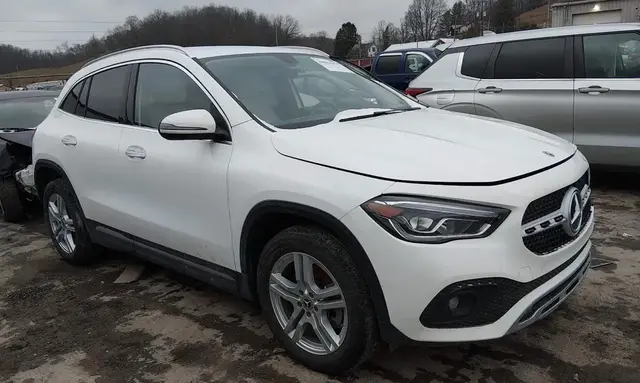 MERCEDES-BENZ GLA 250 2023