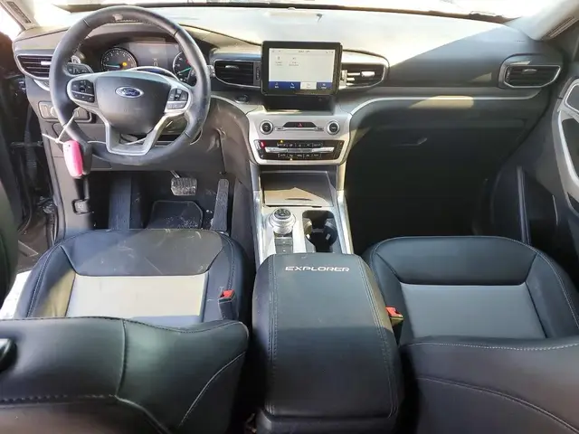 FORD EXPLORER XLT 2022