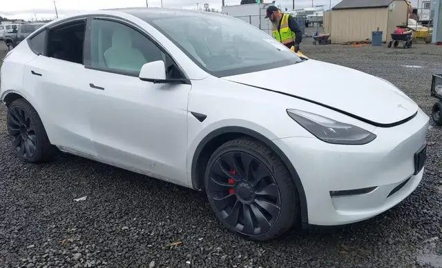 TESLA MODEL Y PERFORMANCE DUAL 2023