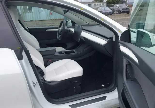 TESLA MODEL Y PERFORMANCE DUAL 2023