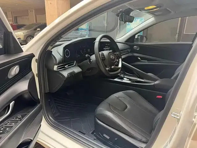 HYUNDAI ELANTRA 2023