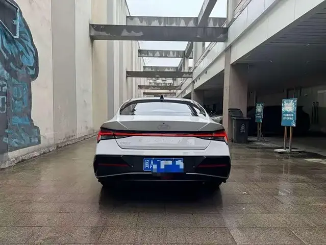 HYUNDAI ELANTRA 2023