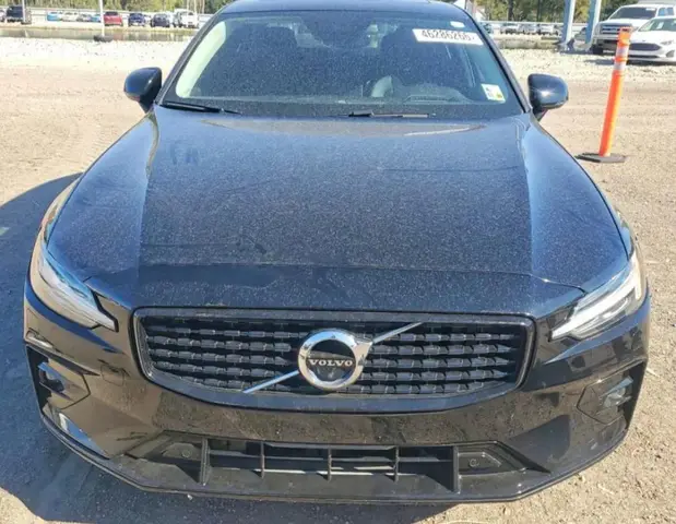 VOLVO S60 B5 MOMENTUM 2022