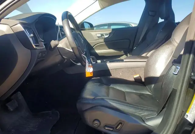 VOLVO S60 B5 MOMENTUM 2022