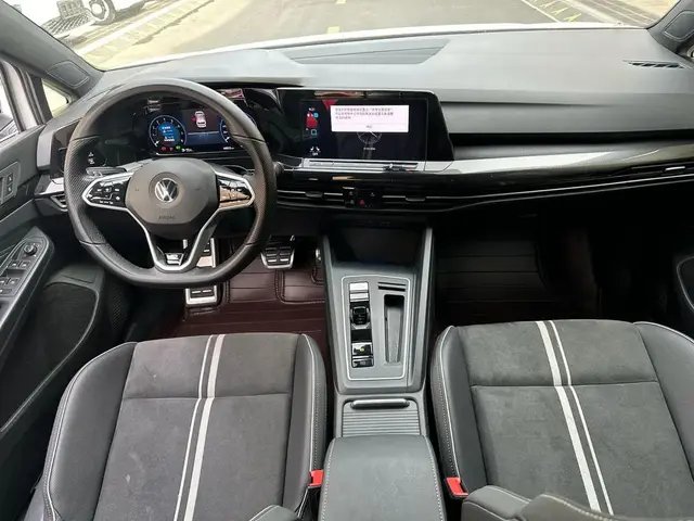 VOLKSWAGEN GOLF R-LINE 2021