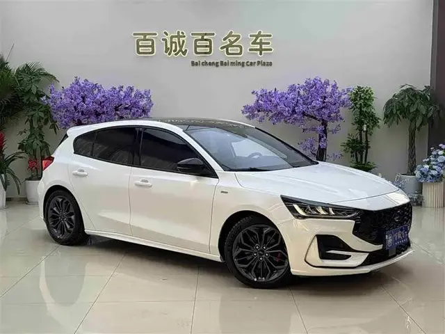 FORD FOCUS HATCHBACK ECOBOOST 180 2022