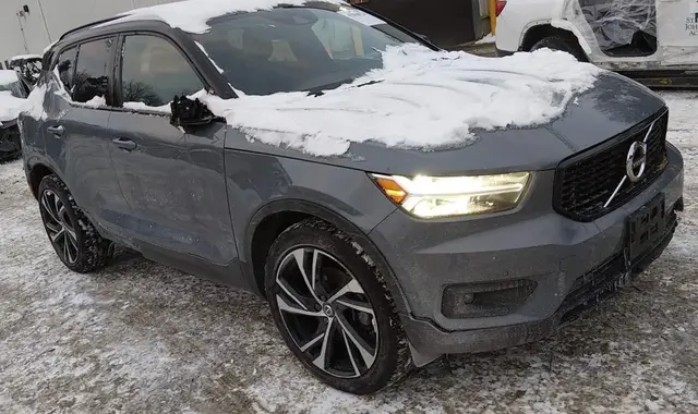 VOLVO XC40 T5 R-DESIGN 2021