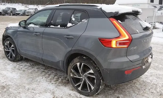 VOLVO XC40 T5 R-DESIGN 2021