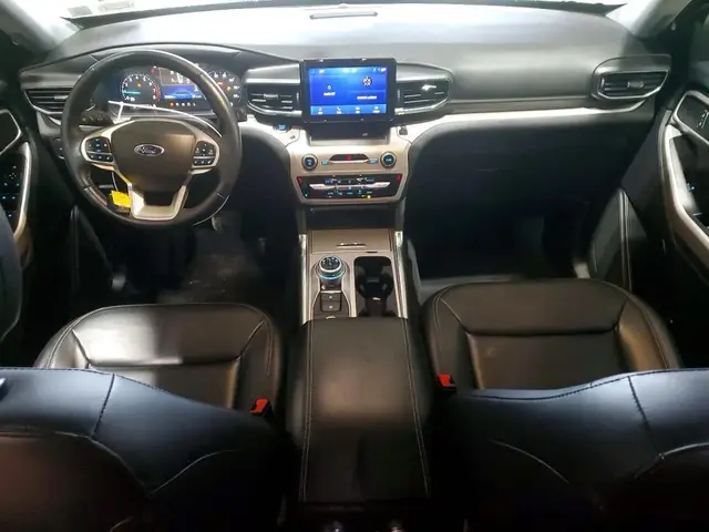 FORD EXPLORER XLT 2022