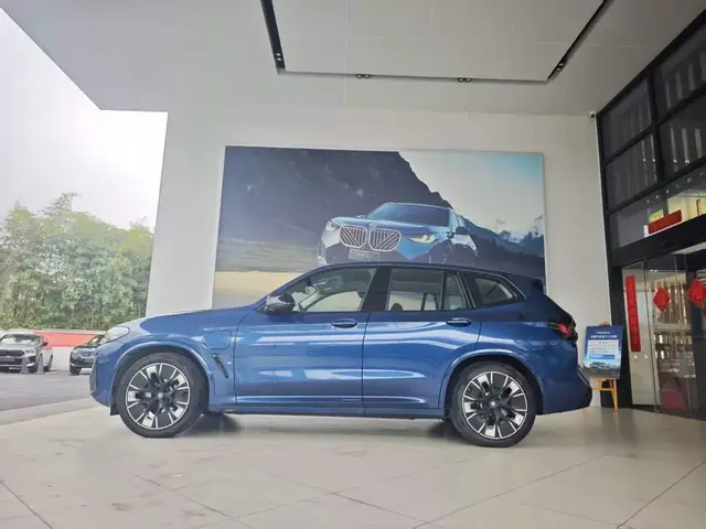 BMW IX3 2022