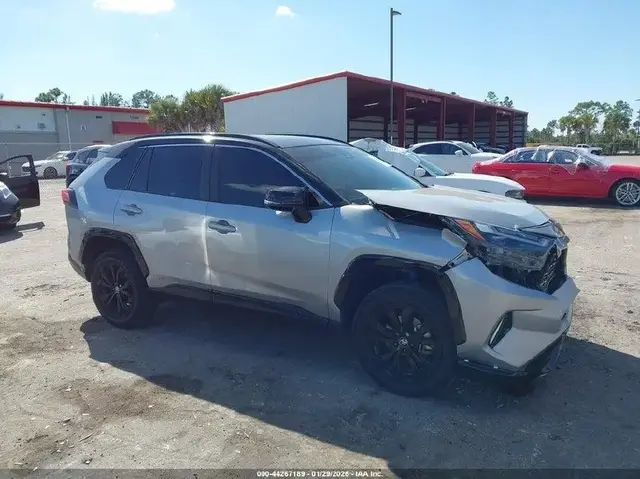 TOYOTA RAV4 HYBRID XSE 2023