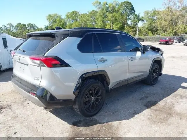 TOYOTA RAV4 HYBRID XSE 2023