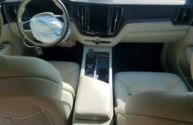 VOLVO XC60 B5 MOMENTUM 2022