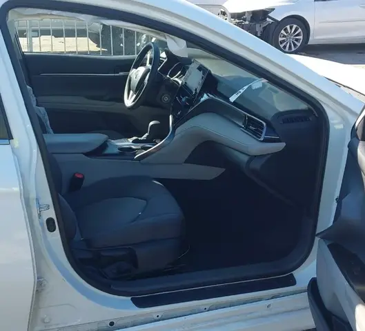 TOYOTA CAMRY LE 2023