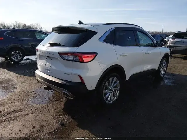 FORD ESCAPE TITANIUM 2022