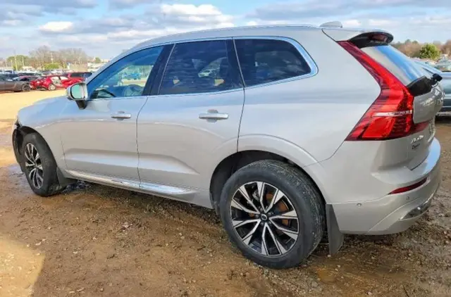 VOLVO XC60 PLUS 2023