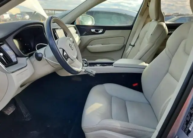 VOLVO XC60 PLUS 2023