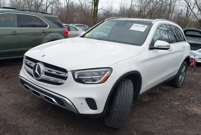 MERCEDES-BENZ GLC 300 2022
