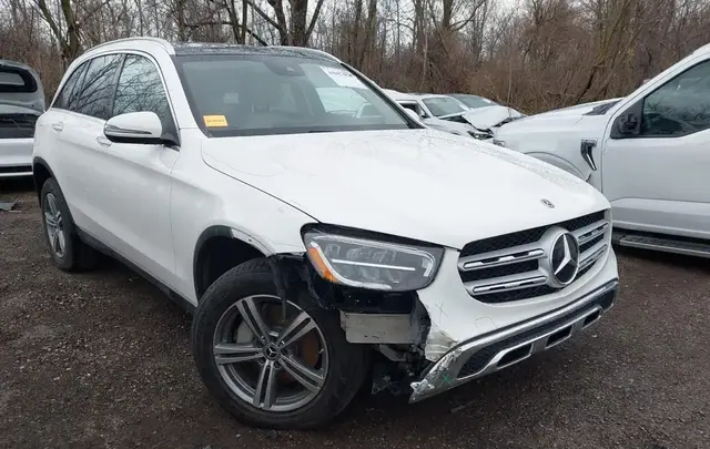 MERCEDES-BENZ GLC 300 2022