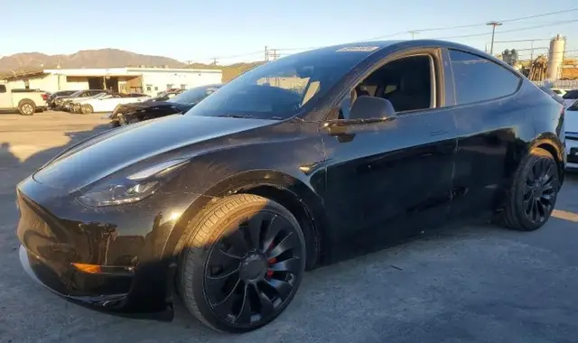 TESLA MODEL Y 2023