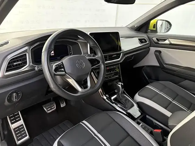 VOLKSWAGEN T-ROC 300TSI DSG 2WD 2023