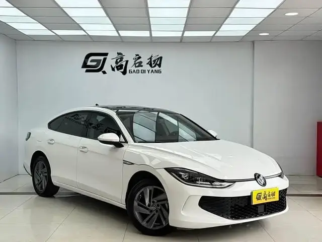 VOLKSWAGEN LAMANDO L 2022