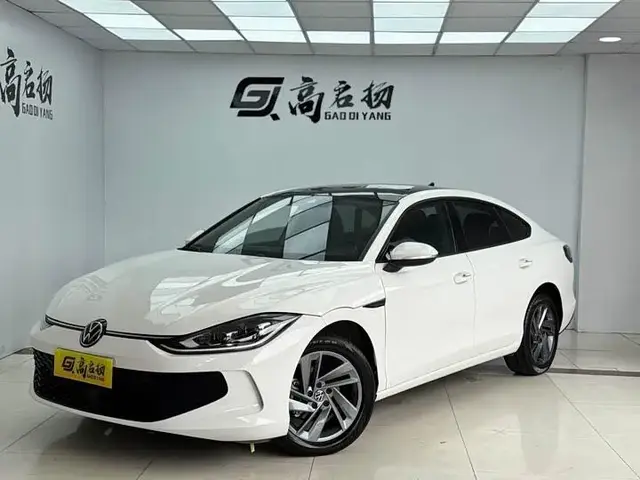 VOLKSWAGEN LAMANDO L 2022