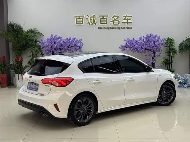 FORD FOCUS HATCHBACK ECOBOOST 180 2022