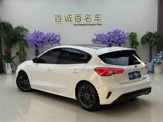 FORD FOCUS HATCHBACK ECOBOOST 180 2022