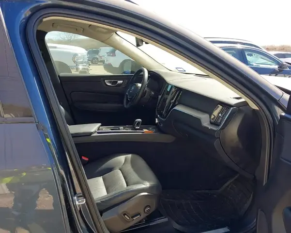 VOLVO XC60 RECHARGE PLUG-IN HYBRID 2024