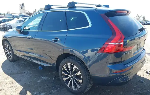 VOLVO XC60 B5 CORE 2023