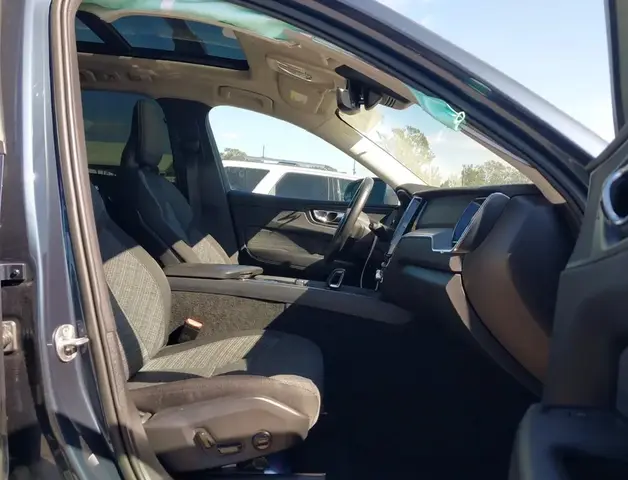 VOLVO XC60 B5 CORE 2023