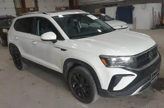 VOLKSWAGEN TAOS 2022