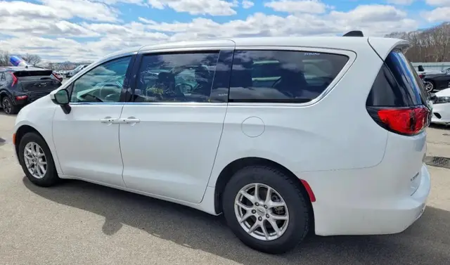 CHRYSLER VOYAGER LX 2023