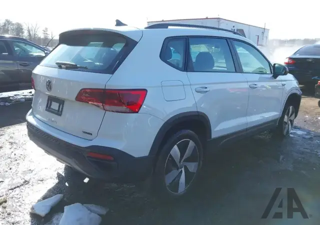 VOLKSWAGEN TAOS S 2024