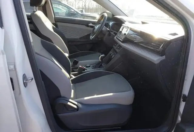 VOLKSWAGEN TAOS S 2024