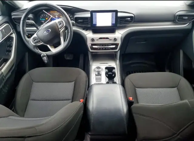 FORD EXPLORER XLT 2023