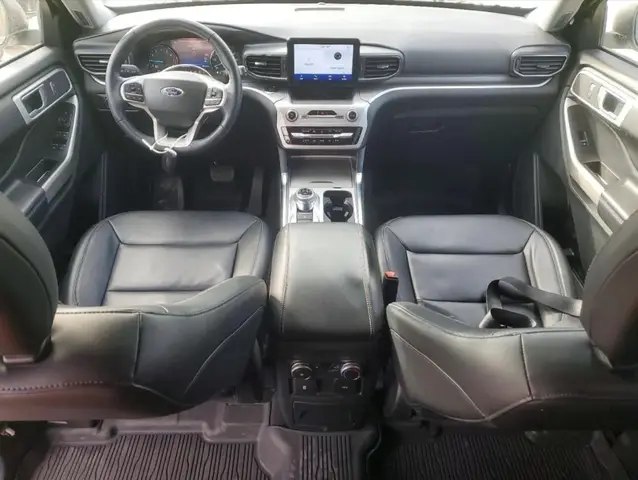 FORD EXPLORER XLT 2022