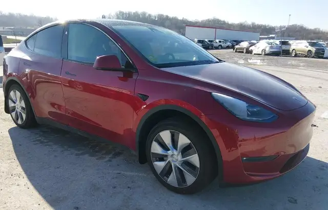 TESLA MODEL Y LONG RANGE 2024