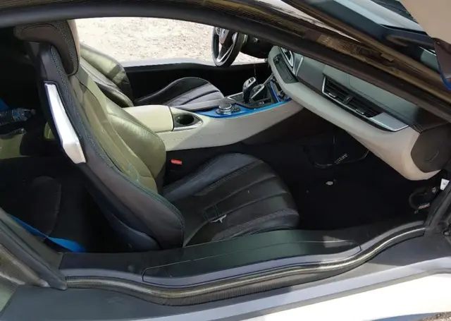 BMW I8 2016