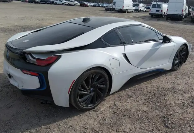 BMW I8 2016