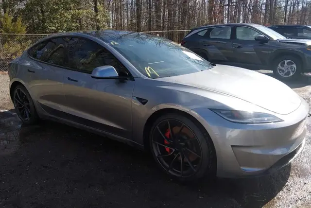 TESLA MODEL 3 PERFORMANCE ALL-WHEEL 2024