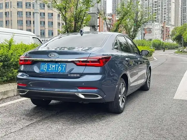 FORD FOCUS 2021