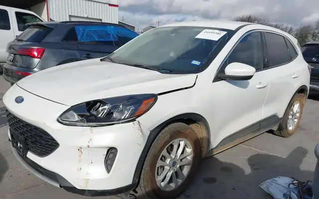 FORD ESCAPE SE 2020