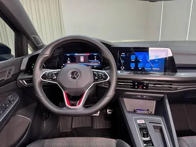 VOLKSWAGEN GOLF GTI 2021