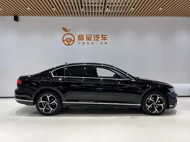 VOLKSWAGEN MAGOTAN 330TSI DSG 2023