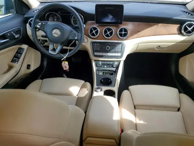 MERCEDES-BENZ GLA 250 4MATIC 2019
