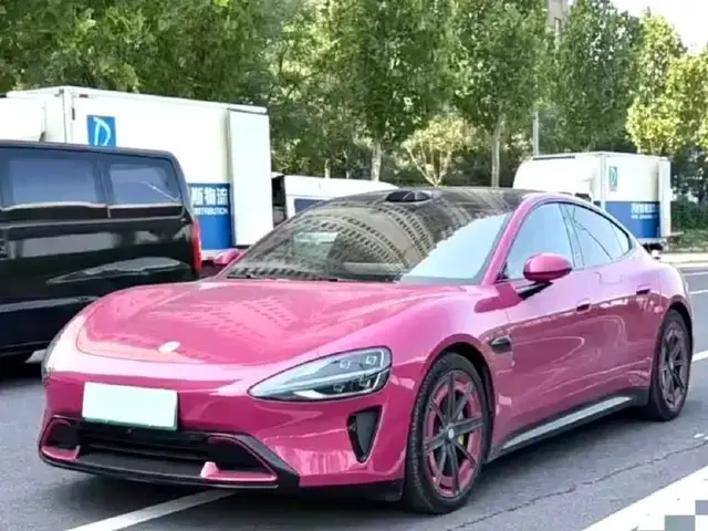XIAOMI SU7 2024