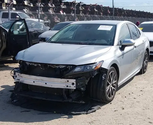 TOYOTA CAMRY SE 2022