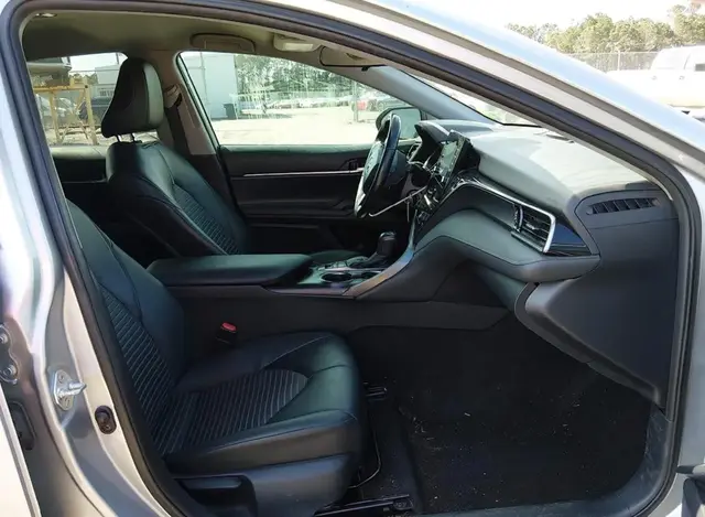 TOYOTA CAMRY SE 2022